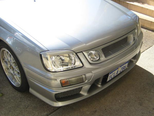 Nissan Stagea S2: Freeway Dolphin Eyelids