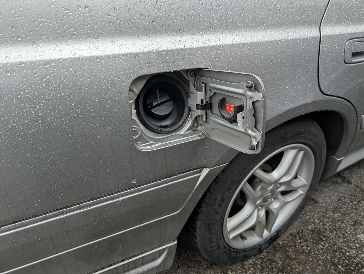 Nissan Stagea Fuel Cap Holder