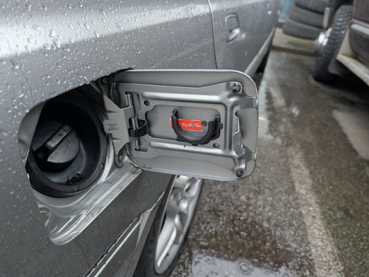 Nissan Stagea Fuel Cap Holder